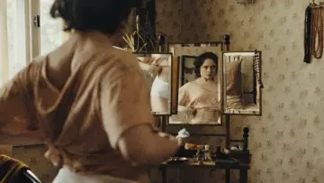 Zasłona do filmu "Wpatrując się w słońce" #523991