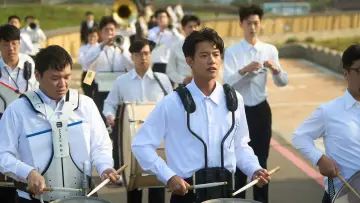 Zasłona do filmu "進行曲" #1152303
