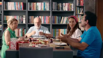 Zasłona do filmu "Dünya Evi" #1166732