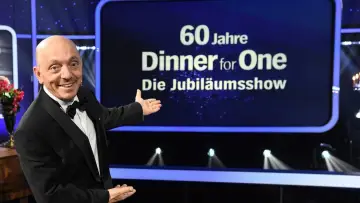 Zasłona do filmu "60 Jahre Dinner for One - Die Jubiläumsshow" #200527