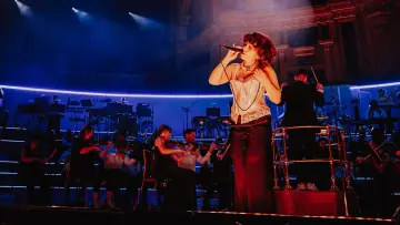 Zasłona do filmu "RAYE at the Royal Albert Hall" #793143