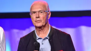 Zasłona do filmu "Beckenbauer" #198106
