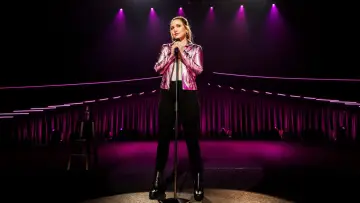 Zasłona do filmu "Taylor Tomlinson: Have It All" #191773