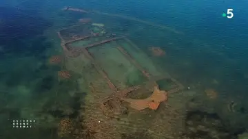 Zasłona do filmu "Iznik, les mystères de la basilique engloutie" #197466