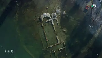 Zasłona do filmu "Iznik, les mystères de la basilique engloutie" #197467