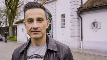 Zasłona do filmu "Der Parkhausmord - Wer tötete Charlotte Böhringer?" #413078