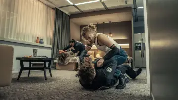 Zasłona do filmu "Poza jurysdykcją" #597735