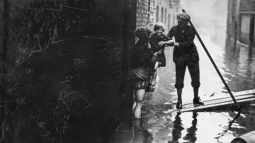 Zasłona do filmu "1928: The Year the Thames Flooded" #198907