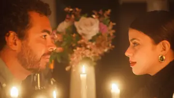 Zasłona do filmu "Enquanto as velas estão acesas, meu coração está em chamas" #200685