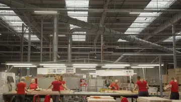 Zasłona do filmu "Ikea, le seigneur des forêts" #1011313