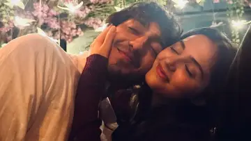 Zasłona do filmu "सैयारा" #1322843