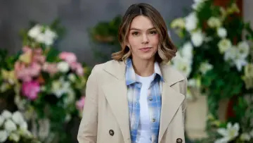 Zasłona do filmu "An Easter Bloom" #1650220