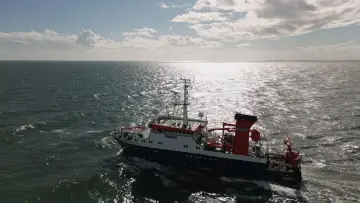 Zasłona do filmu "Versenkte Kriegsschiffe in der Nordsee - Gefahr vom Meeresgrund" #350900