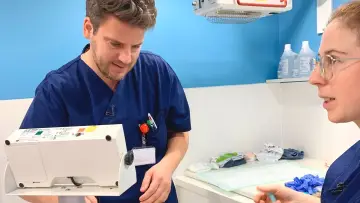 Zasłona do filmu "Ralf, die Krankenschwester - Ich will Leben retten!" #366939