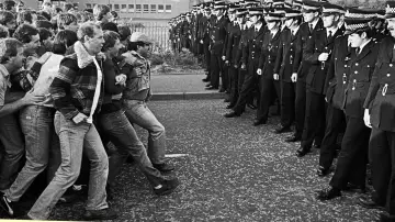 Zasłona do filmu "Miners