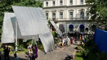 Zasłona do filmu "Cravata galbenă" #853893
