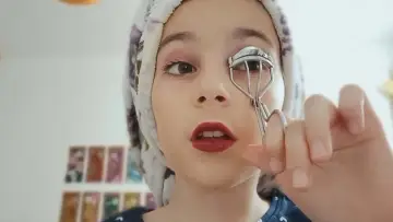 Zasłona do filmu "من هم بزرگم" #1015669