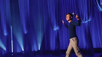 Zasłona do filmu "Tig Notaro: Hello Again" #443515
