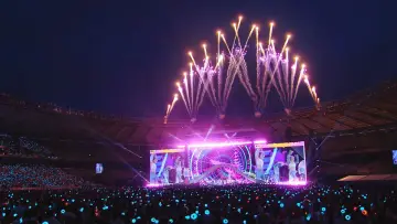 Zasłona do filmu "TWICE 5TH WORLD TOUR 