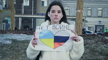 Zasłona do filmu "O karawanie i psach" #1016355