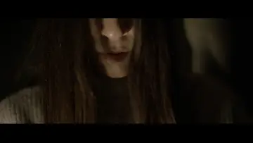Zasłona do filmu "Μην ανοίγεις την πόρτα" #473623