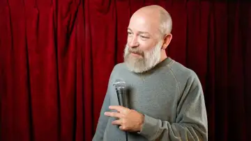 Zasłona do filmu "Kyle Kinane: Dirt Nap" #1049437