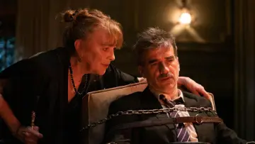 Zasłona do filmu "Stara wariatka" #513210