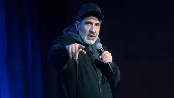 Zasłona do filmu "Dave Attell: Hot Cross Buns" #430591