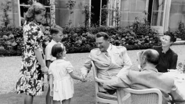 Zasłona do filmu "Terror und Champagner – Hitlers Stellvertreter in Paris" #681364