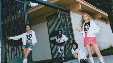 Zasłona do filmu "에스파: 월드 투어 인 시네마" #1073994