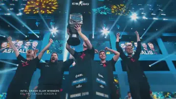 Zasłona do filmu "Memories of CS:GO - The Early Years" #1650709