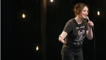 Zasłona do filmu "Fern Brady: Autistic Bikini Queen" #438093