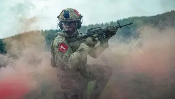 Zasłona do filmu "War Machine" #764122