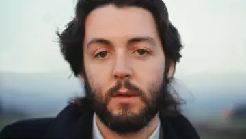Zasłona do filmu "Paul McCartney: Man on the Run" #534741