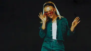 Zasłona do filmu "Zara Larsson 