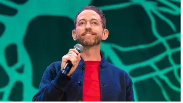 Zasłona do filmu "Neal Brennan: Crazy Good" #1073127