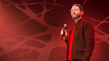 Zasłona do filmu "Neal Brennan: Crazy Good" #448614