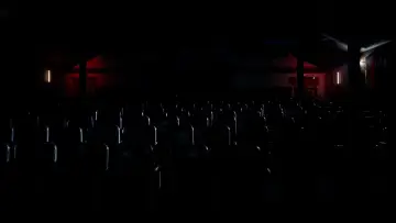 Zasłona do filmu "മാറ്റിനി" #1086447