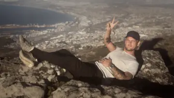 Zasłona do filmu "Avicii: Jestem Tim" #1616681