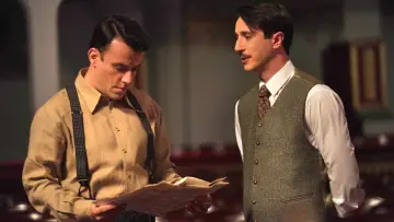 Zasłona do filmu "Bir Cumhuriyet Şarkısı" #738597