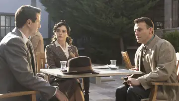 Zasłona do filmu "Bir Cumhuriyet Şarkısı" #738600