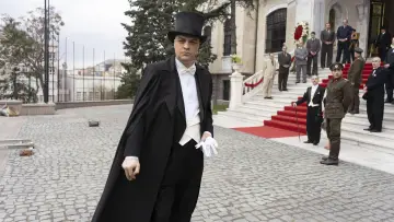 Zasłona do filmu "Bir Cumhuriyet Şarkısı" #738604