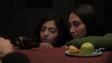 Zasłona do filmu "Nasienie świętej figi" #601320