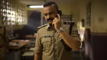 Zasłona do filmu "ഓഫീസര്‍ ഓണ്‍ ഡ്യൂട്ടി" #836475