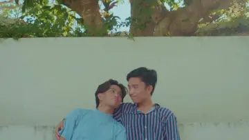 Zasłona do filmu "Sa Mayo, Ikaw ay Babalik" #469897
