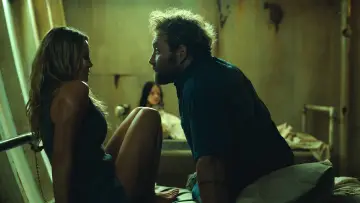 Zasłona do filmu "Niebezpieczne zwierzęta" #552634