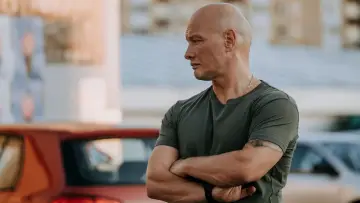 Zasłona do filmu "Лысый нянь" #936545
