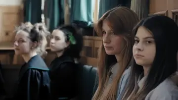 Zasłona do filmu "Zadłużeni" #473145