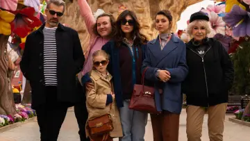 Zasłona do filmu "Una famiglia sottosopra" #781265