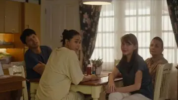 Zasłona do filmu "Bila Esok Ibu Tiada" #666587